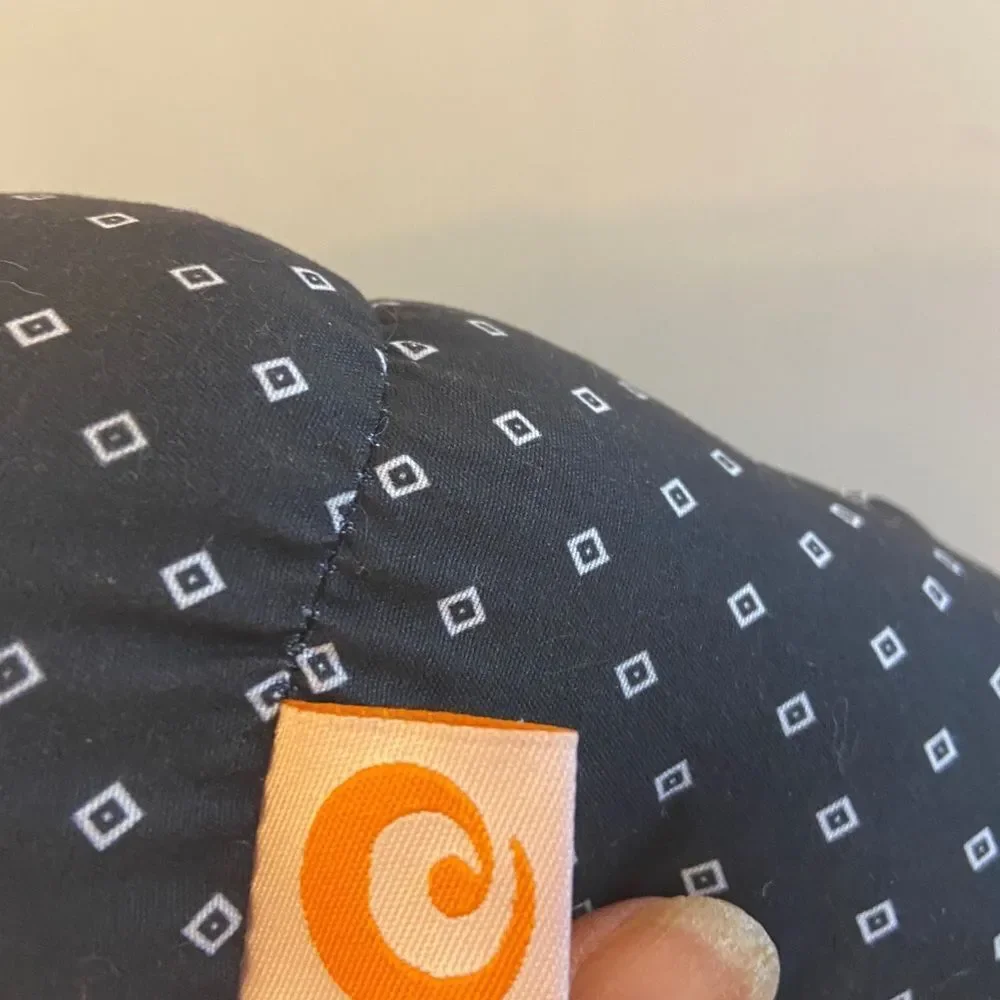 New Round dog‎ bed black white geometric pattern